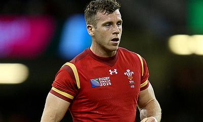 Scarlets scrum-half Gareth Davies has signed a contract extension that will keep him at his home club for a 19th season. Scarlets scrum-half Gareth Davies has signed a contract extension that will keep him at his home club for a 19th season.