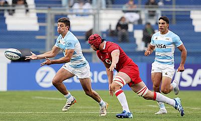Lucio Cinti of Argentina starts at outside centre Lucio Cinti of Argentina starts at outside centre
